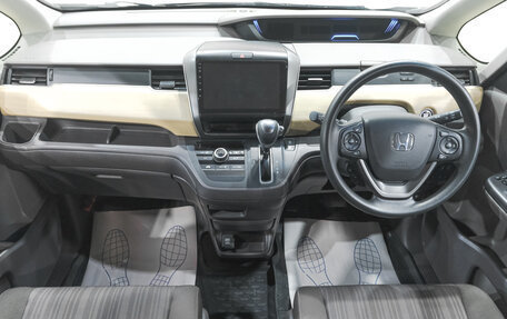 Honda Freed II, 2019 год, 1 969 000 рублей, 12 фотография