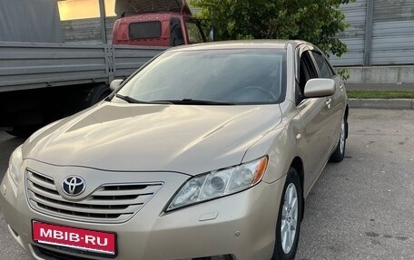 Toyota Camry, 2008 год, 980 000 рублей, 1 фотография