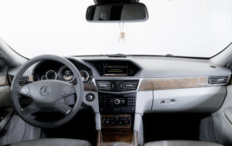 Mercedes-Benz E-Класс, 2012 год, 2 380 000 рублей, 15 фотография