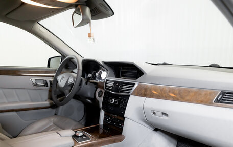 Mercedes-Benz E-Класс, 2012 год, 2 380 000 рублей, 19 фотография