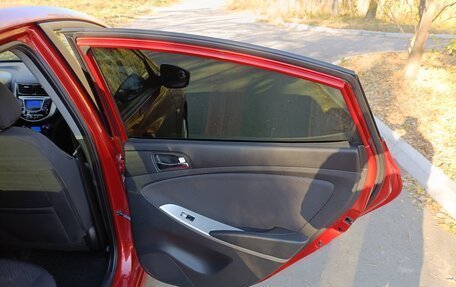 Hyundai Solaris II рестайлинг, 2011 год, 770 000 рублей, 23 фотография