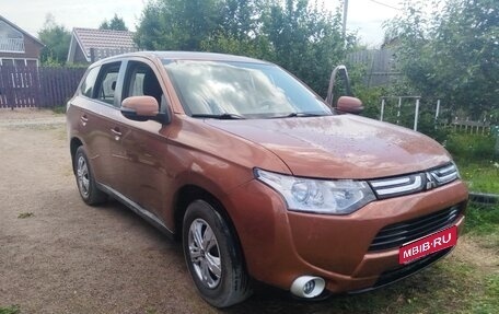 Mitsubishi Outlander III рестайлинг 3, 2012 год, 999 999 рублей, 1 фотография