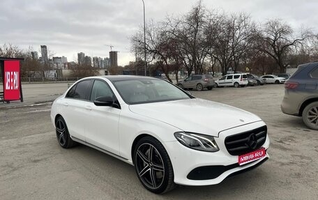Mercedes-Benz E-Класс, 2018 год, 4 500 000 рублей, 1 фотография
