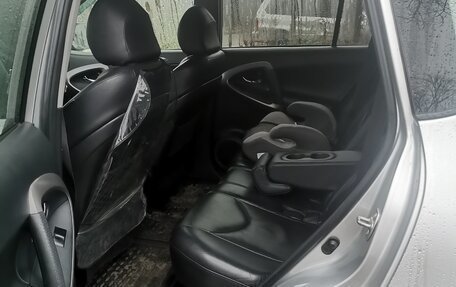 Toyota RAV4, 2005 год, 1 100 000 рублей, 7 фотография