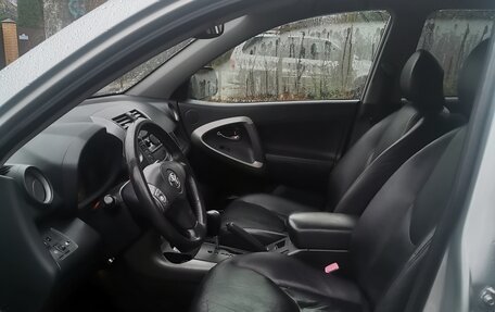 Toyota RAV4, 2005 год, 1 100 000 рублей, 8 фотография