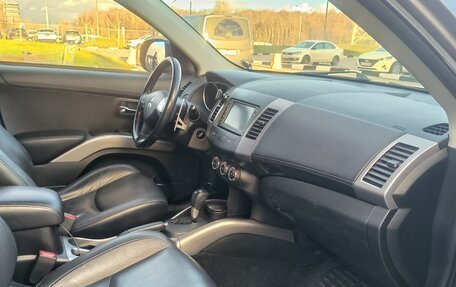 Mitsubishi Outlander III рестайлинг 3, 2011 год, 1 500 000 рублей, 13 фотография