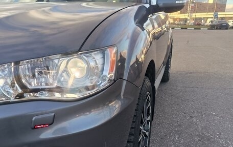 Mitsubishi Outlander III рестайлинг 3, 2011 год, 1 500 000 рублей, 10 фотография