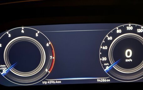 Volkswagen Tiguan II, 2020 год, 2 350 000 рублей, 9 фотография