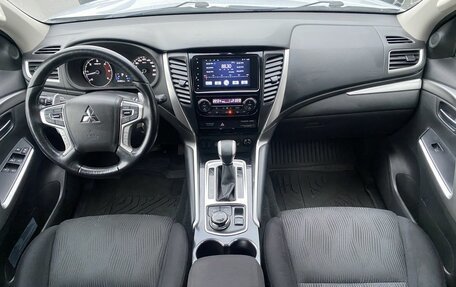 Mitsubishi Pajero Sport III рестайлинг, 2018 год, 2 849 000 рублей, 10 фотография