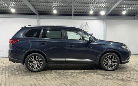 Mitsubishi Outlander III рестайлинг 3, 2017 год, 2 030 000 рублей, 6 фотография