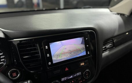 Mitsubishi Outlander III рестайлинг 3, 2017 год, 2 030 000 рублей, 13 фотография