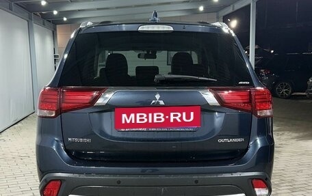 Mitsubishi Outlander III рестайлинг 3, 2017 год, 2 030 000 рублей, 4 фотография