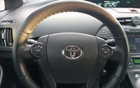 Toyota Prius, 2010 год, 1 650 000 рублей, 14 фотография