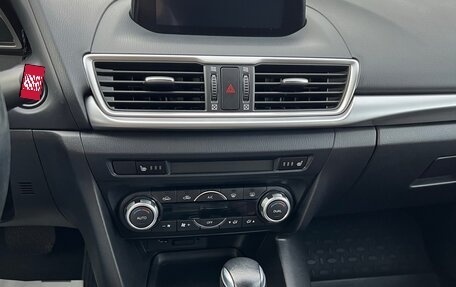 Mazda 3, 2017 год, 2 300 000 рублей, 11 фотография