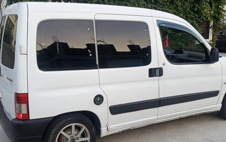 Peugeot Partner II рестайлинг 2, 2011 год, 450 000 рублей, 4 фотография