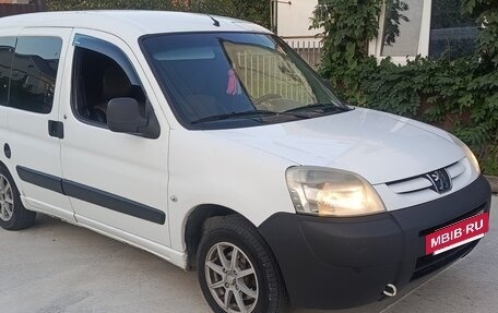 Peugeot Partner II рестайлинг 2, 2011 год, 450 000 рублей, 2 фотография