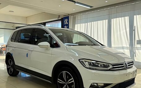 Volkswagen Touran III, 2022 год, 2 199 000 рублей, 3 фотография