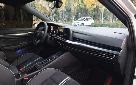 Volkswagen Golf VIII, 2022 год, 2 199 000 рублей, 8 фотография