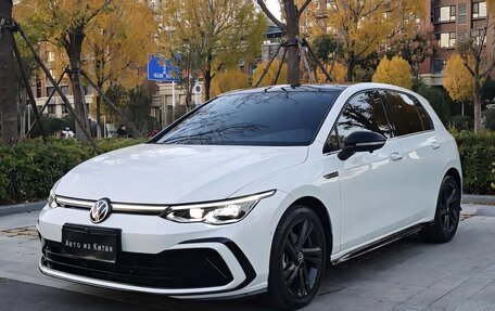 Volkswagen Golf VIII, 2022 год, 2 199 000 рублей, 2 фотография