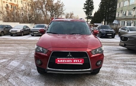 Mitsubishi Outlander III рестайлинг 3, 2011 год, 1 020 000 рублей, 2 фотография