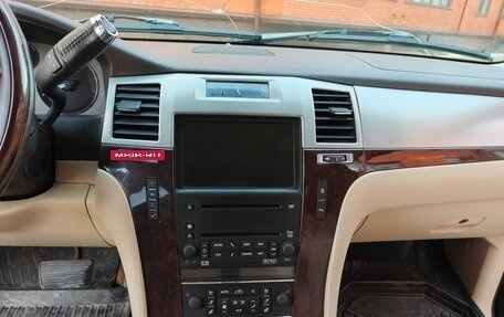 Cadillac Escalade III, 2007 год, 1 190 000 рублей, 26 фотография
