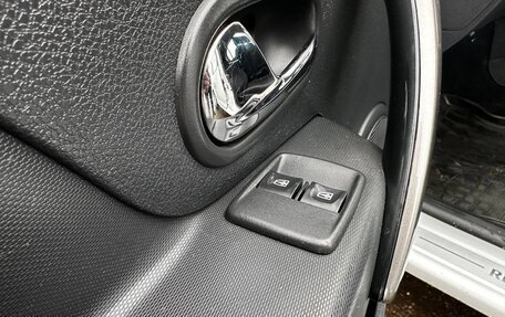 Renault Logan II, 2017 год, 750 000 рублей, 12 фотография