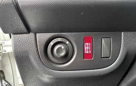 Renault Logan II, 2017 год, 750 000 рублей, 13 фотография