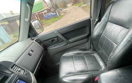 Mitsubishi Pajero III рестайлинг, 2002 год, 485 000 рублей, 2 фотография