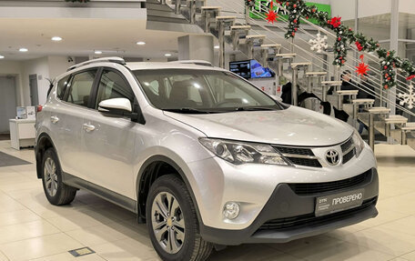 Toyota RAV4, 2015 год, 1 920 000 рублей, 7 фотография