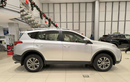 Toyota RAV4, 2015 год, 1 920 000 рублей, 8 фотография