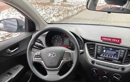 Hyundai Solaris II рестайлинг, 2017 год, 1 225 000 рублей, 13 фотография