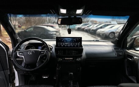 Toyota Land Cruiser Prado 150 рестайлинг 2, 2011 год, 3 000 000 рублей, 14 фотография