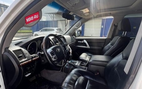 Toyota Land Cruiser 200, 2014 год, 3 700 000 рублей, 2 фотография