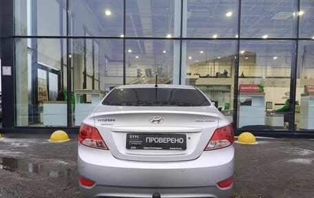 Hyundai Solaris II рестайлинг, 2012 год, 800 000 рублей, 7 фотография