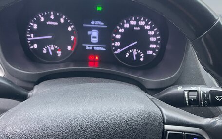 Hyundai Solaris II рестайлинг, 2017 год, 1 300 000 рублей, 3 фотография