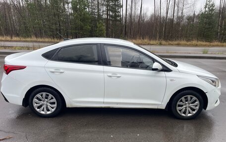 Hyundai Solaris II рестайлинг, 2017 год, 1 300 000 рублей, 9 фотография