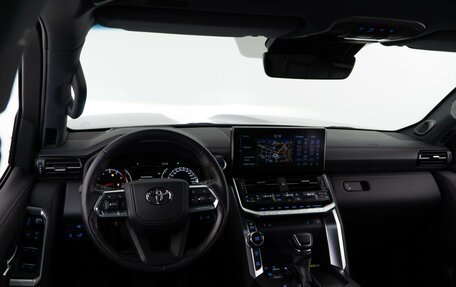 Toyota Land Cruiser, 2024 год, 12 990 000 рублей, 6 фотография