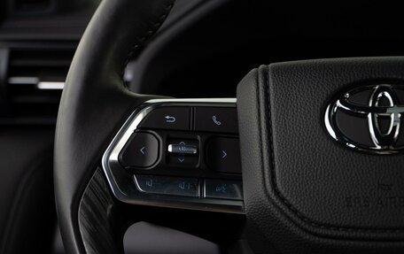 Toyota Land Cruiser, 2024 год, 12 990 000 рублей, 14 фотография