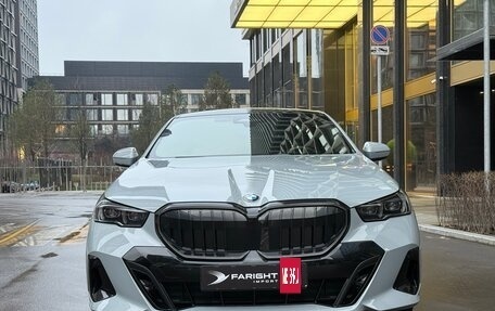 BMW 5 серия, 2023 год, 7 598 000 рублей, 2 фотография