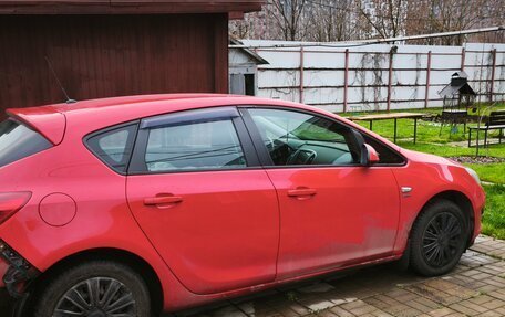 Opel Astra J, 2013 год, 690 000 рублей, 2 фотография