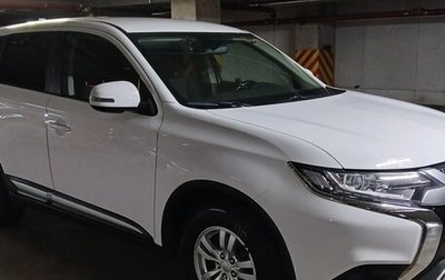 Mitsubishi Outlander III рестайлинг 3, 2019 год, 2 100 000 рублей, 1 фотография