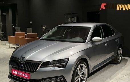 Skoda Superb III рестайлинг, 2019 год, 3 250 000 рублей, 1 фотография