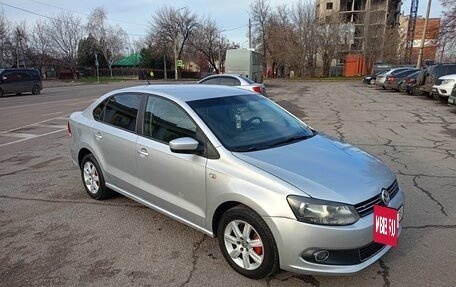 Volkswagen Polo VI (EU Market), 2012 год, 700 000 рублей, 2 фотография