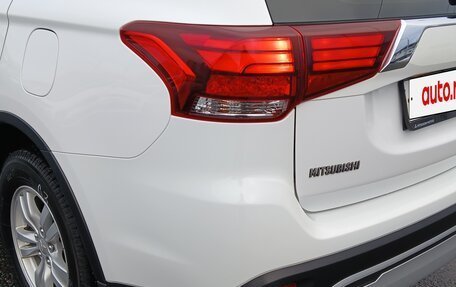 Mitsubishi Outlander III рестайлинг 3, 2019 год, 2 100 000 рублей, 14 фотография