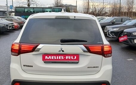 Mitsubishi Outlander III рестайлинг 3, 2019 год, 2 100 000 рублей, 7 фотография