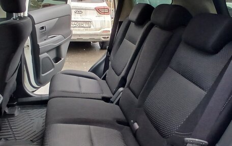 Mitsubishi Outlander III рестайлинг 3, 2019 год, 2 100 000 рублей, 22 фотография