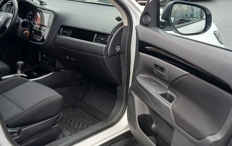 Mitsubishi Outlander III рестайлинг 3, 2019 год, 2 100 000 рублей, 18 фотография