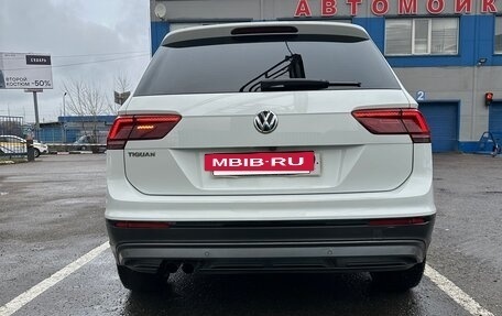 Volkswagen Tiguan II, 2017 год, 3 000 000 рублей, 6 фотография