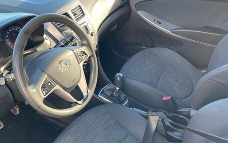 Hyundai Solaris II рестайлинг, 2016 год, 550 000 рублей, 7 фотография