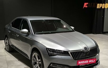 Skoda Superb III рестайлинг, 2019 год, 3 250 000 рублей, 3 фотография